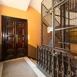 Corso Vittorio & Porta Nuova Modern Flat